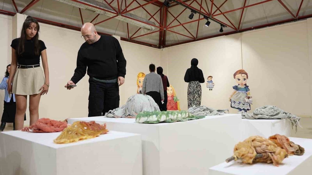 Çocukluk Düşleri Sergisi Sanatseverlerle Buluştu