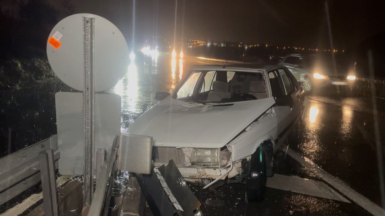 Çorlu'da bariyere çarpan ehliyetsiz sürücü yara almadan kurtuldu