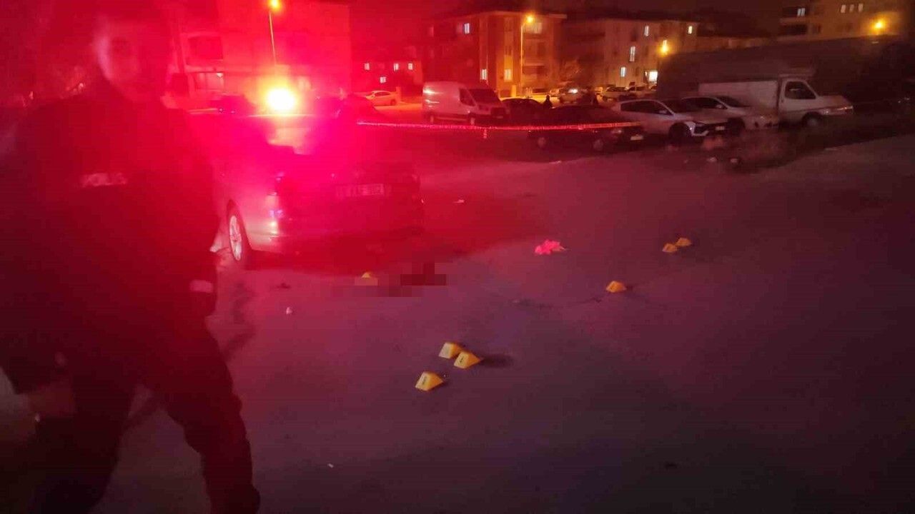 Çorum'da eski damadı silahla yaralayan kişi kaçtı