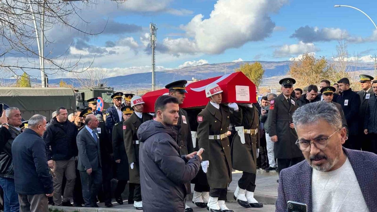Çorumlu şehit Astsubay Üstçavuş Burak İbbiği son yolculuğuna uğurlandı