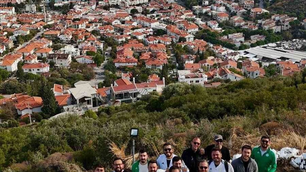 Datça'da 20 gönüllü 'Önce Vatan' yazısını yeniledi