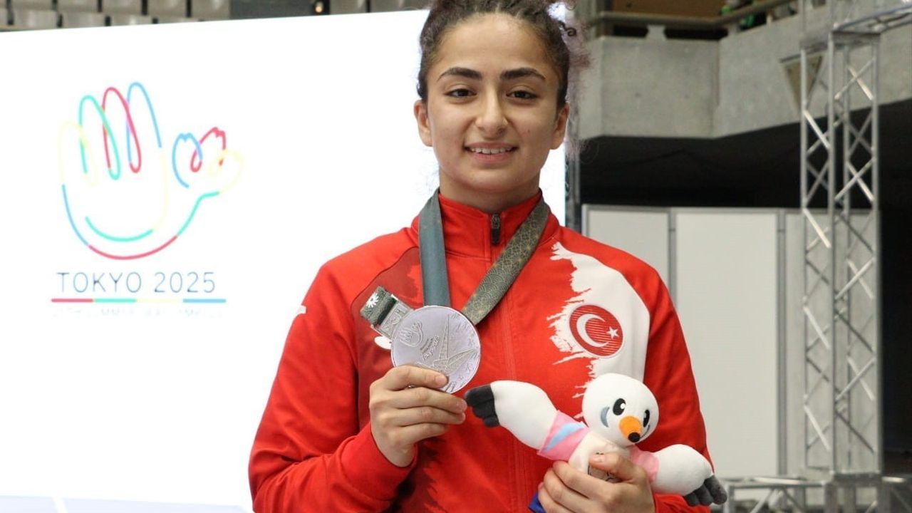 Deaflympics 2025: Buse Tıraş Türkiye'nin İlk Madalyasını Kazandı