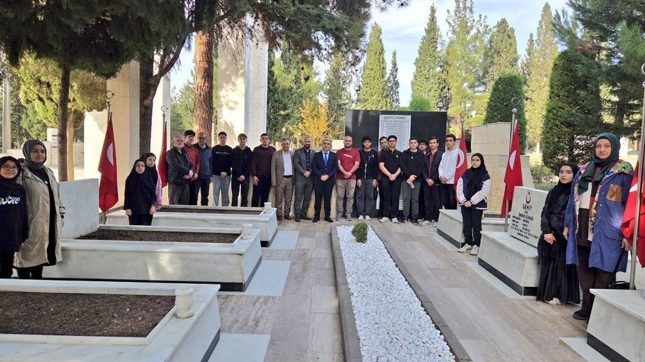 Denizli'de 24 Kasım'da şehit öğretmenler dualarla anıldı