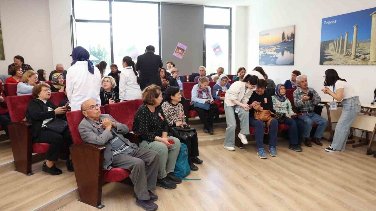 Denizli'de 'Dijital Köprüler' ile Kuşaklararası Dijital Dayanışma