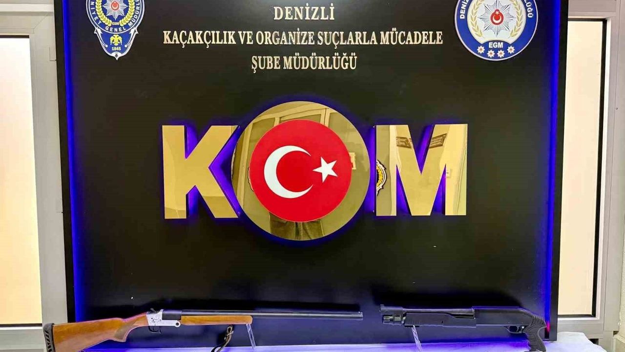 Denizli'de kaçak silah operasyonu: Çok sayıda silah ele geçirildi