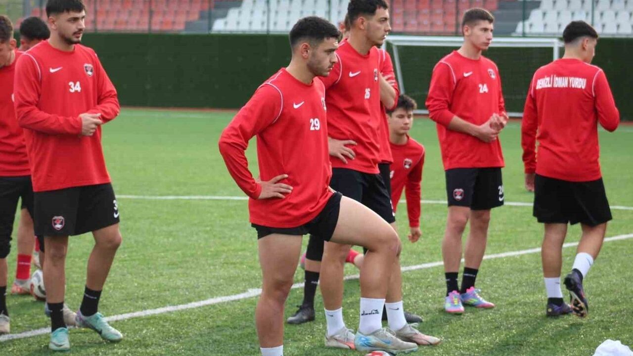 Denizli İdman Yurdu'nun maç kadrosu 12-13 oyuncuya geriledi