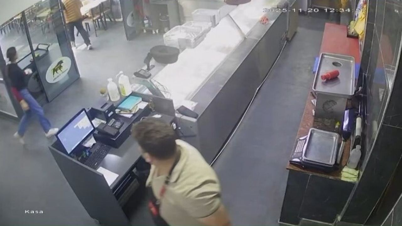 Deprem anı güvenlik kamerasında: İslahiye'de iş yerinde panik