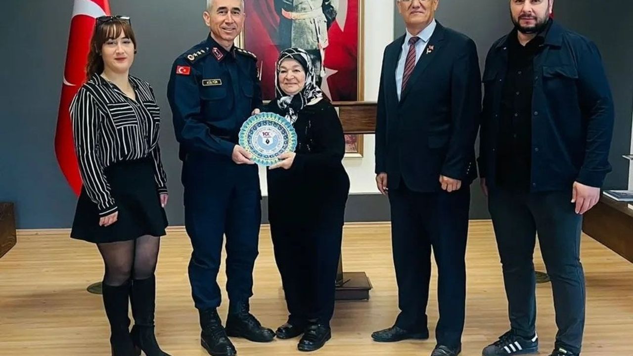 Dernek Yöneticileri Jandarma Komutanı Vedat Kültür’ü Ziyaret Etti