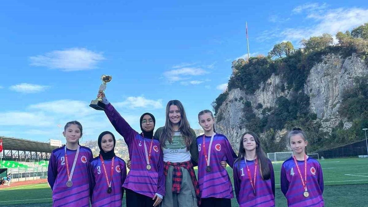 Devrekli İmam Hatipli öğrenciler Zonguldak ilinde derece elde etti