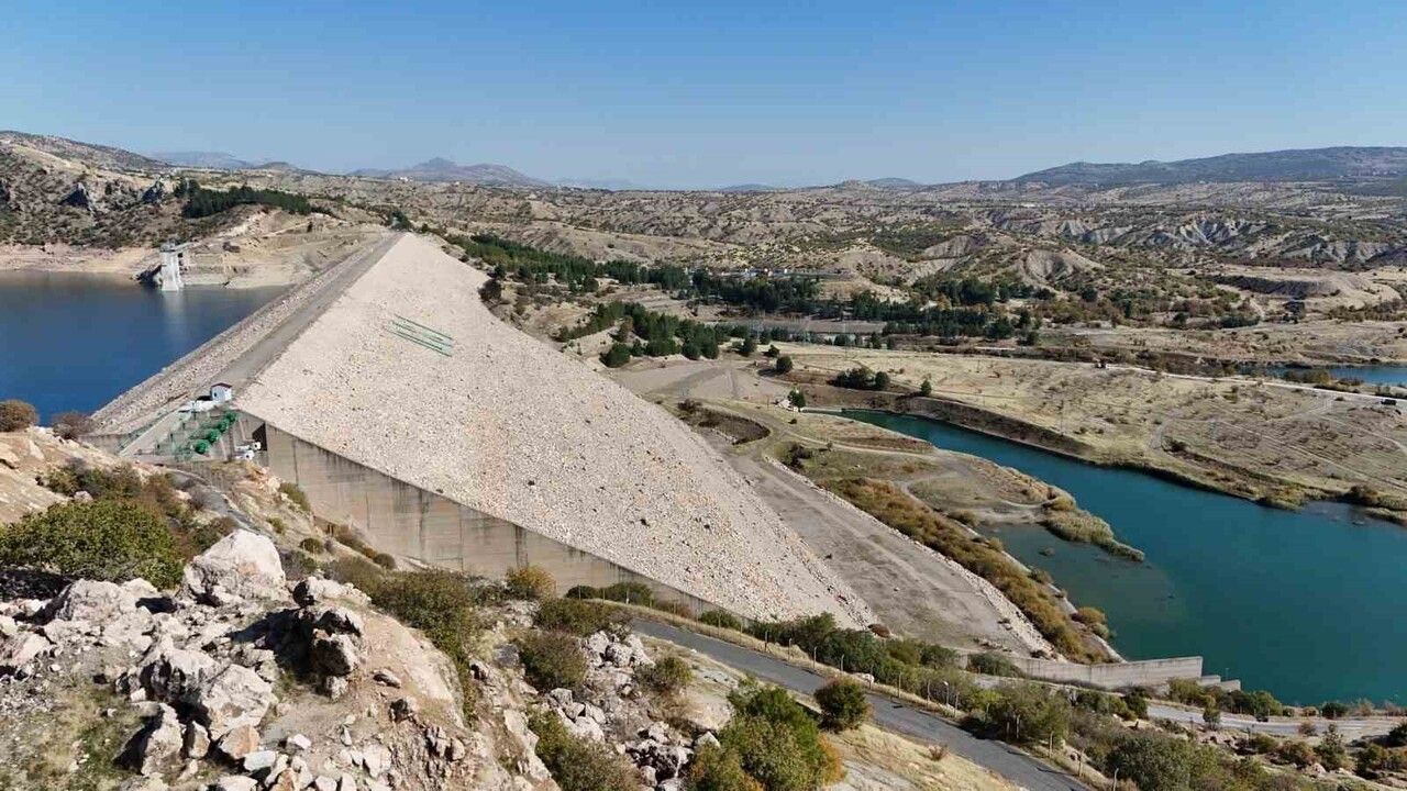 Dicle Barajı'nda 7 yıl sonra su yetersizliği: Kapıya bile su yok