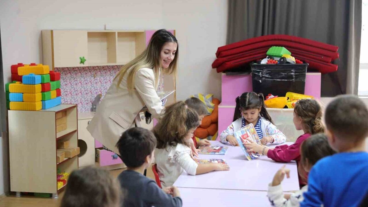 Didim’in Renkleri boyama kitabı minik öğrencilerle buluştu