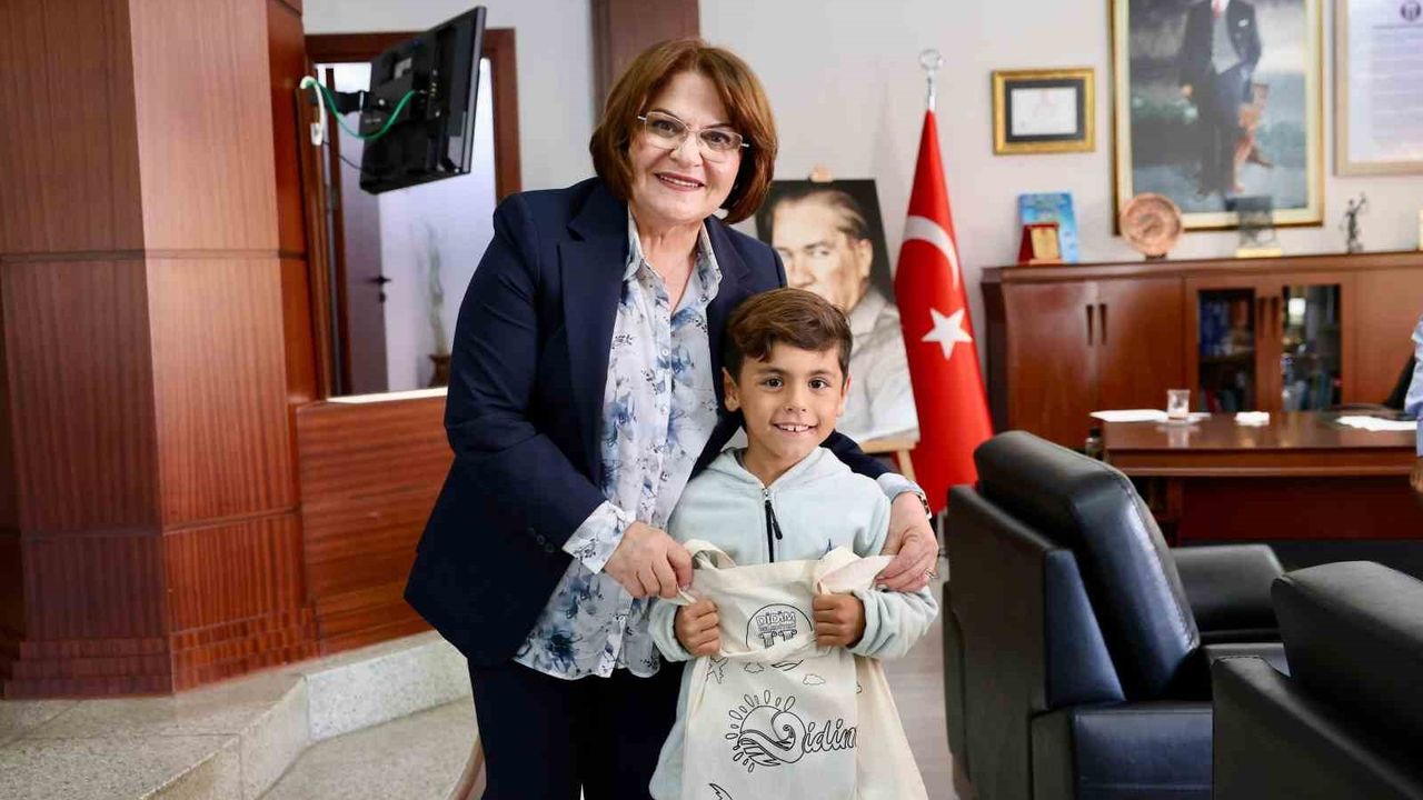 Didimli minik yelkenciler Başkan Gençay'ı ziyaret etti