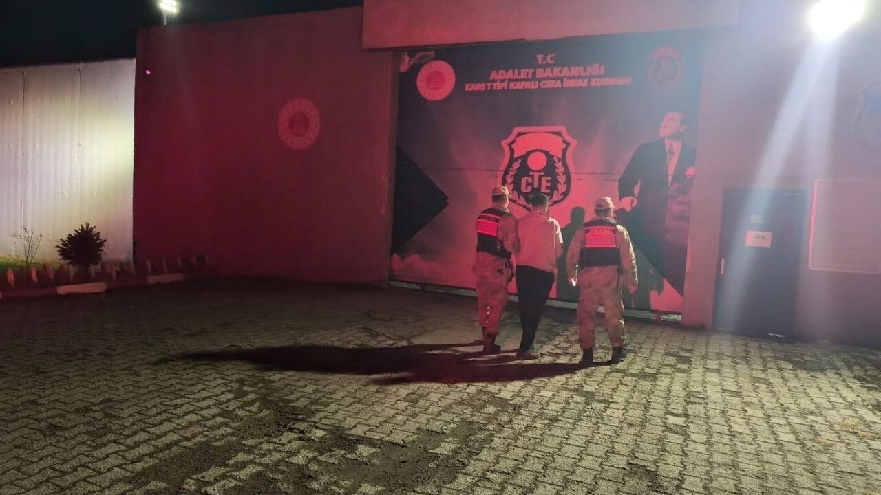 Digor'da dolandırıcılıktan aranan şüpheli yakalandı