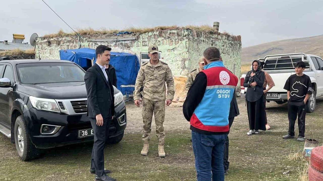 Digor Kaymakamı Ahmed Tayyip Kahraman Alem Köyü'nde Ev Ziyaretleri