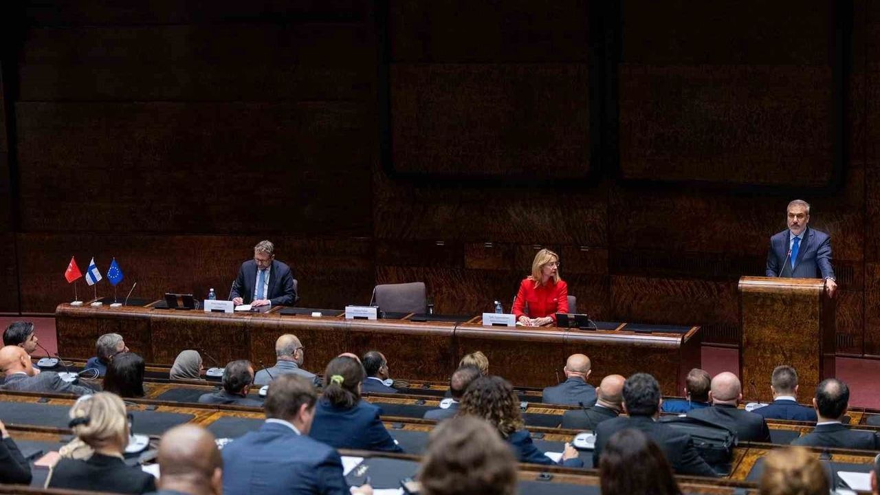 Dışişleri Bakanı Fidan, Helsinki'de Finlandiya-Türkiye Dostluk Toplantısında Konuştu