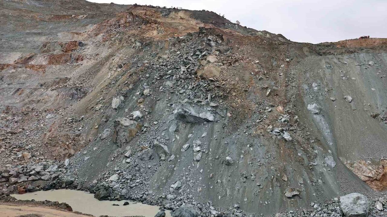 Divriği'de göçük: Şantiye müdürünü kurtarma çalışmaları 3. günde