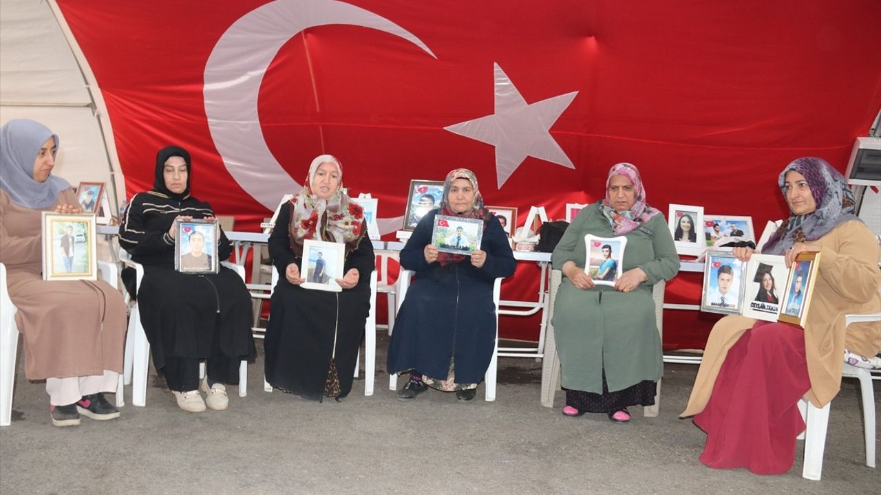Diyarbakır Anneleri: Evlat Nöbeti Devam Ediyor