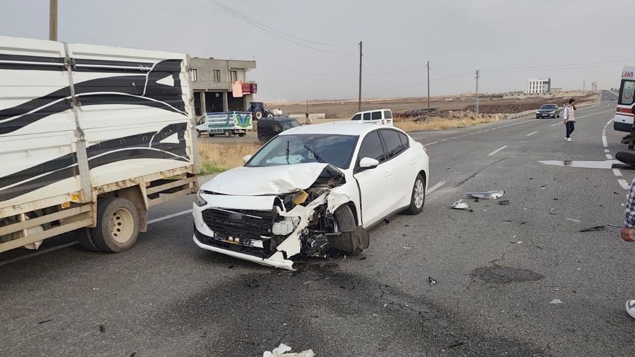 Diyarbakır Bağlar'da traktör ile otomobil çarpıştı — 1 yaralı