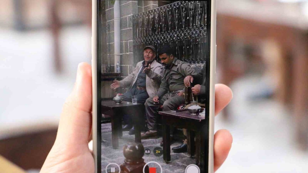 Diyarbakır'da dengbejlik geleneği genç kuşakla bağını zorluyor