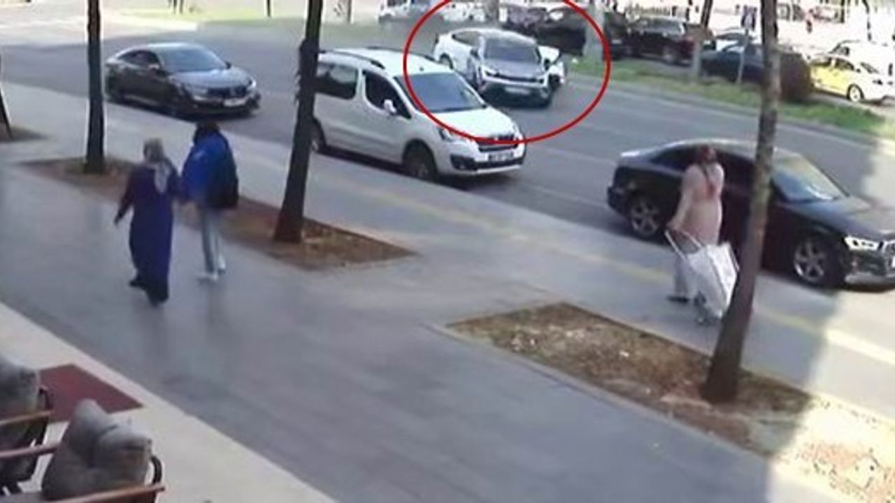 Diyarbakır'da hız yapan araç arkadan çarptı: 2 yaralı, kaza kamerada