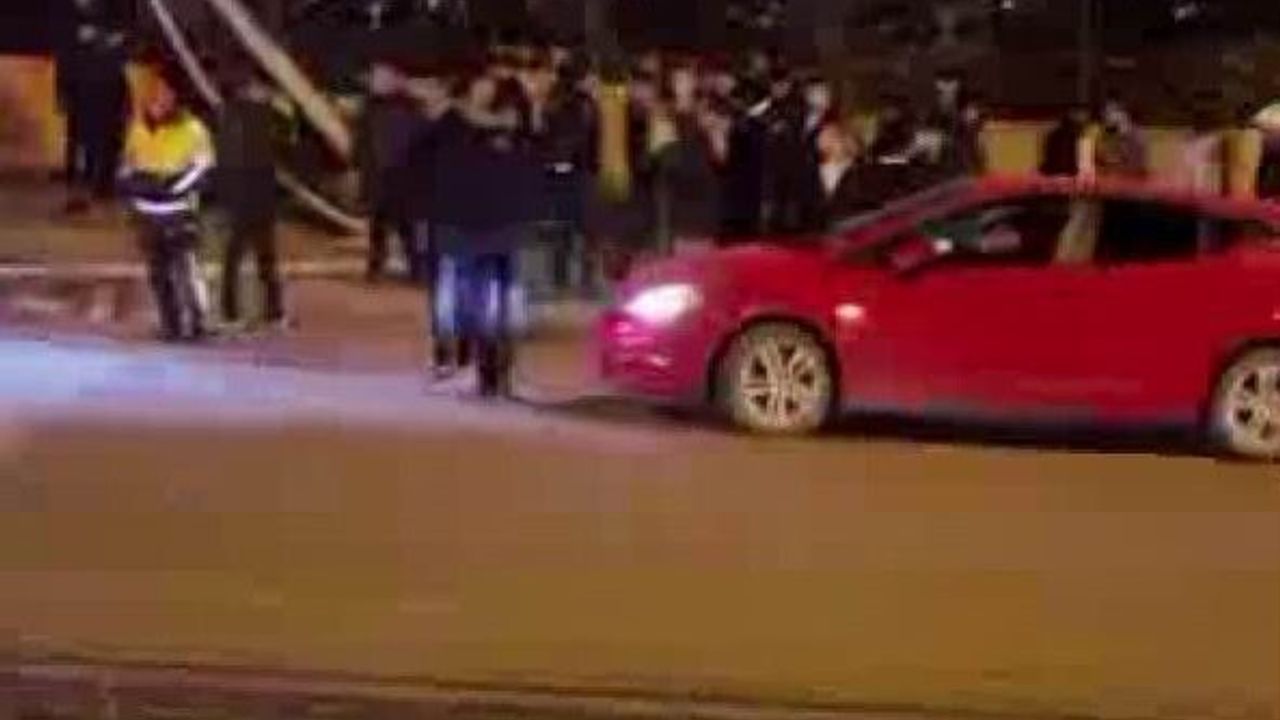 Diyarbakır'da iki aracın çarpışması sonucu 2 kişi yaralandı