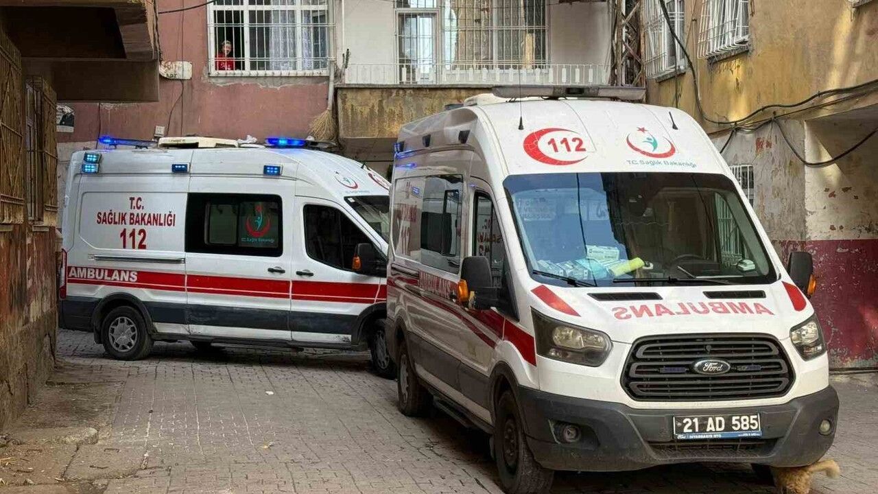 Diyarbakır'da priz kaynaklı yangın: 7 kişi dumandan etkilendi