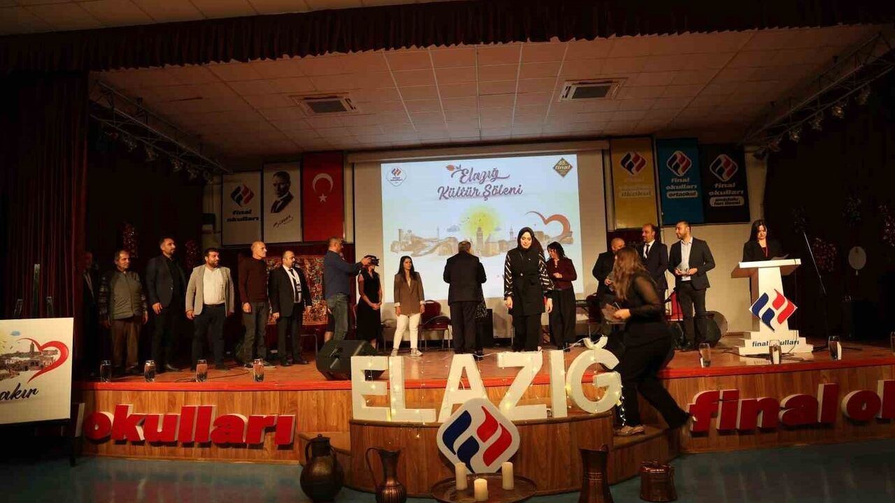 Diyarbakır Final Okulları'nda Öğretmenler Günü Elazığ Kültür Şöleniyle Kutlandı