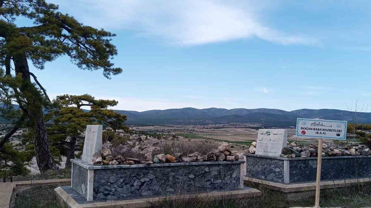 Doğan Baba ve gelininin mezarlarında bakım-onarım tamamlandı