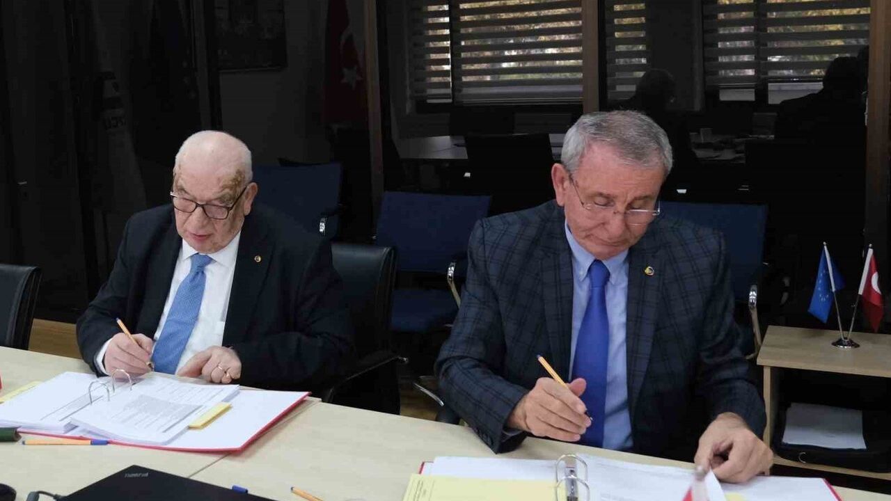 Doğudan Batıya Sürdürülebilirlik Köprüsü projesinin sözleşmesi imzalandı