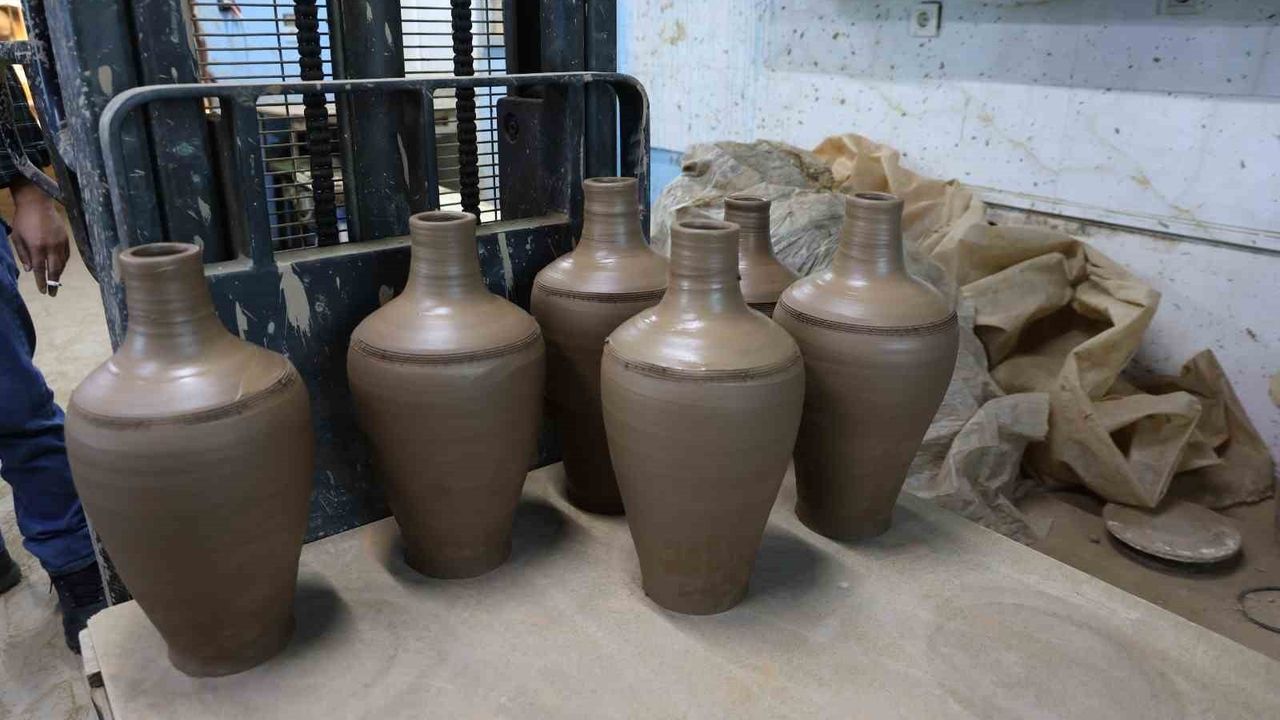 Dört Kuşaktır Çamura Şekil Veriyorlar