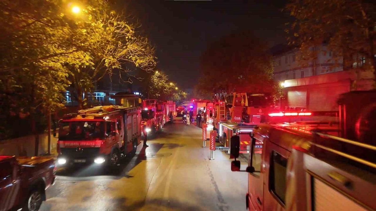 Dudullu OSB'de elektronik fabrikasında gece yangını kontrol altına alındı