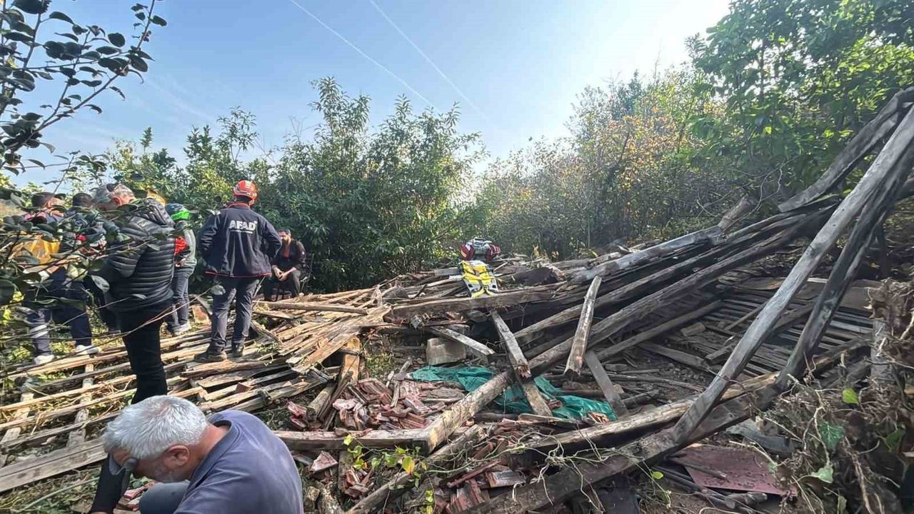 Düzce'de ahşap yapı çöktü: 1 kişi hayatını kaybetti