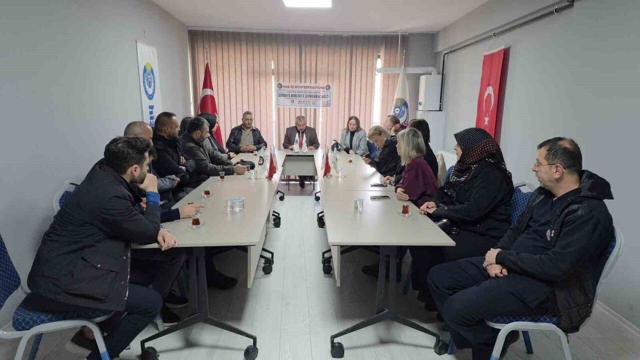 Düzce'de sendikalı kadınlara KADES eğitimi kararı