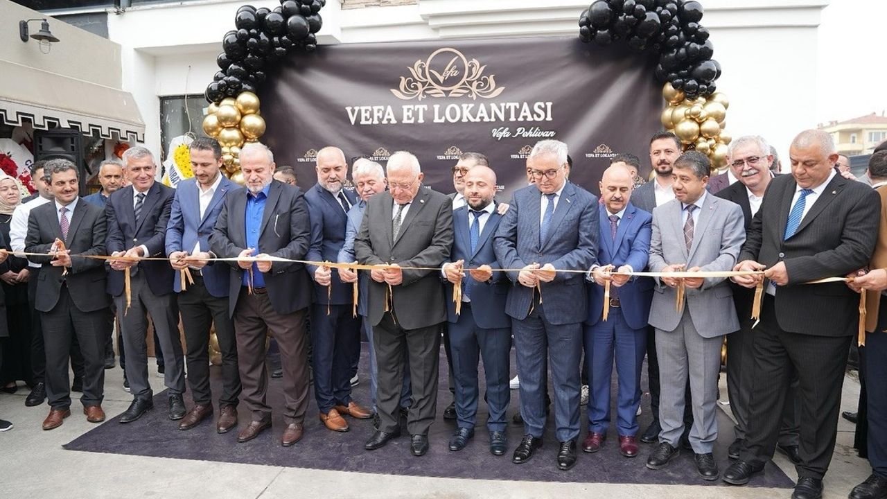 Düzce'de Vefa Et lokantası açıldı — iş ve siyaset buluştu