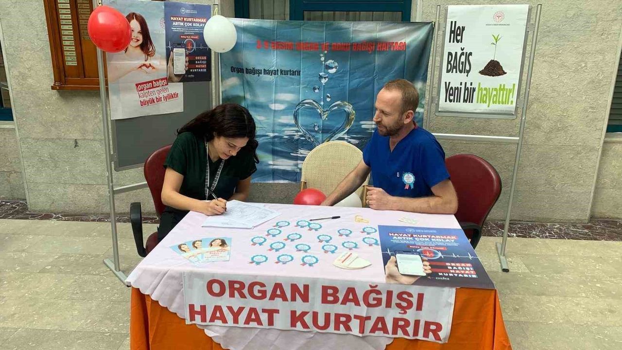 Düzce Üniversitesi'nde organ bağışı farkındalığı: Stantla bilgilendirme