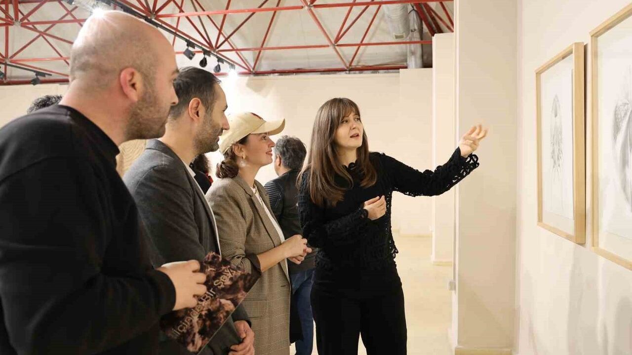 Düzce Üniversitesinde 'İçinde Bir Şey' sergisi açıldı
