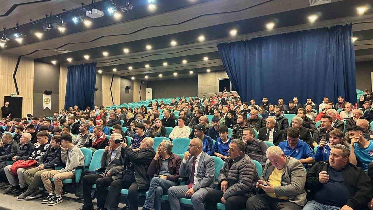 Düzceli amatör sporculara 1 milyon 100 bin liralık malzeme desteği