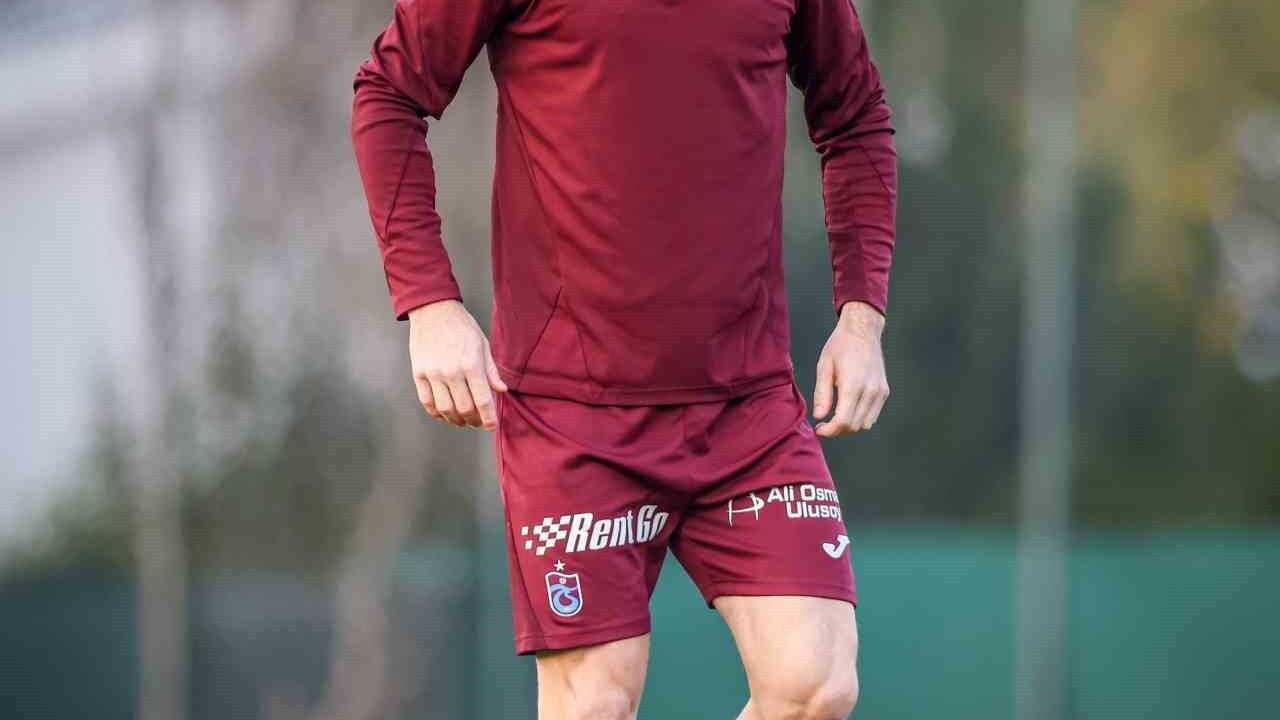 Edin Visca, Trabzonspor'da genç oyunculara rehberlik ediyor