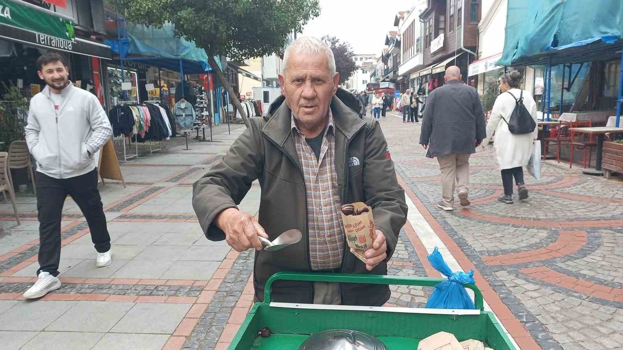 Edirne’de 50 Yıllık Kestane Tezgâhı: Yılmaz Erol’un Ömrüne Dönüşen Mesleği