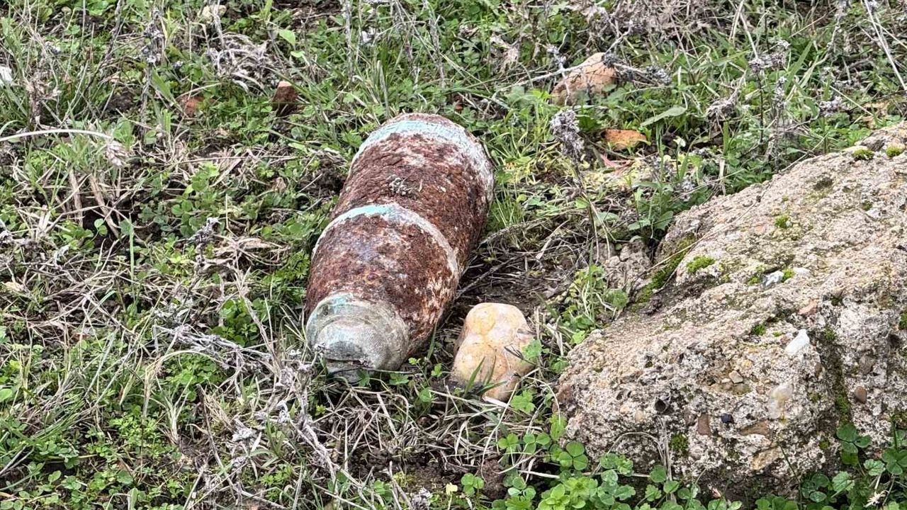 Edirne’de mantar toplarken patlamamış top mermisi bulundu