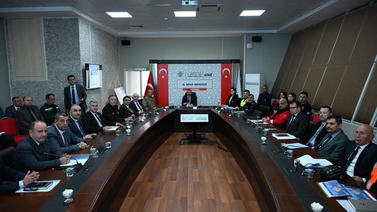 Edirne'de Muhtemel Depremlere Karşı Hazırlık Toplantısı Yapıldı