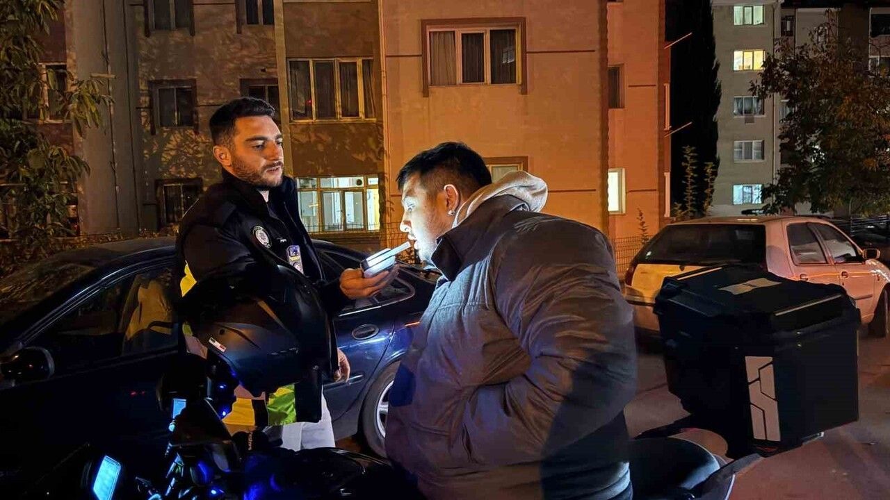 Edirne'de Trafik Denetimi: Cafeler Caddesi'nde 65 Araç Kontrolü