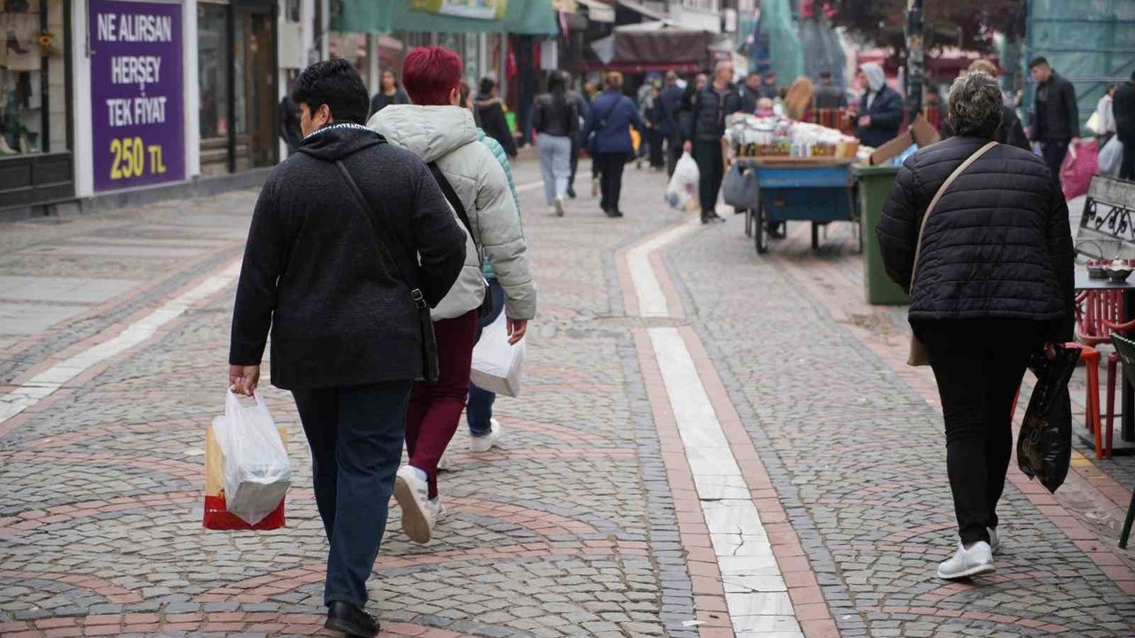 Edirne'de turist hareketliliği esnafın yüzünü güldürdü