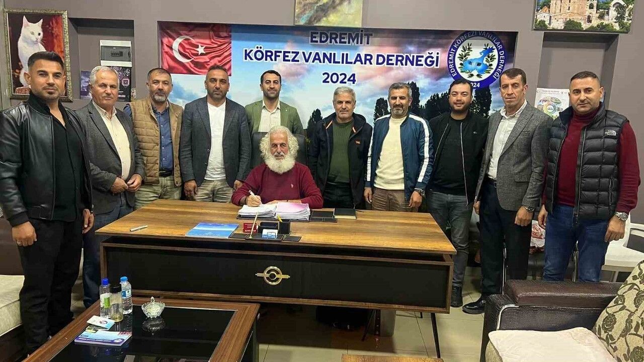 Edremit Körfezi Vanlılar Derneği 80 Öğrenciye Burs Desteği Sağladı