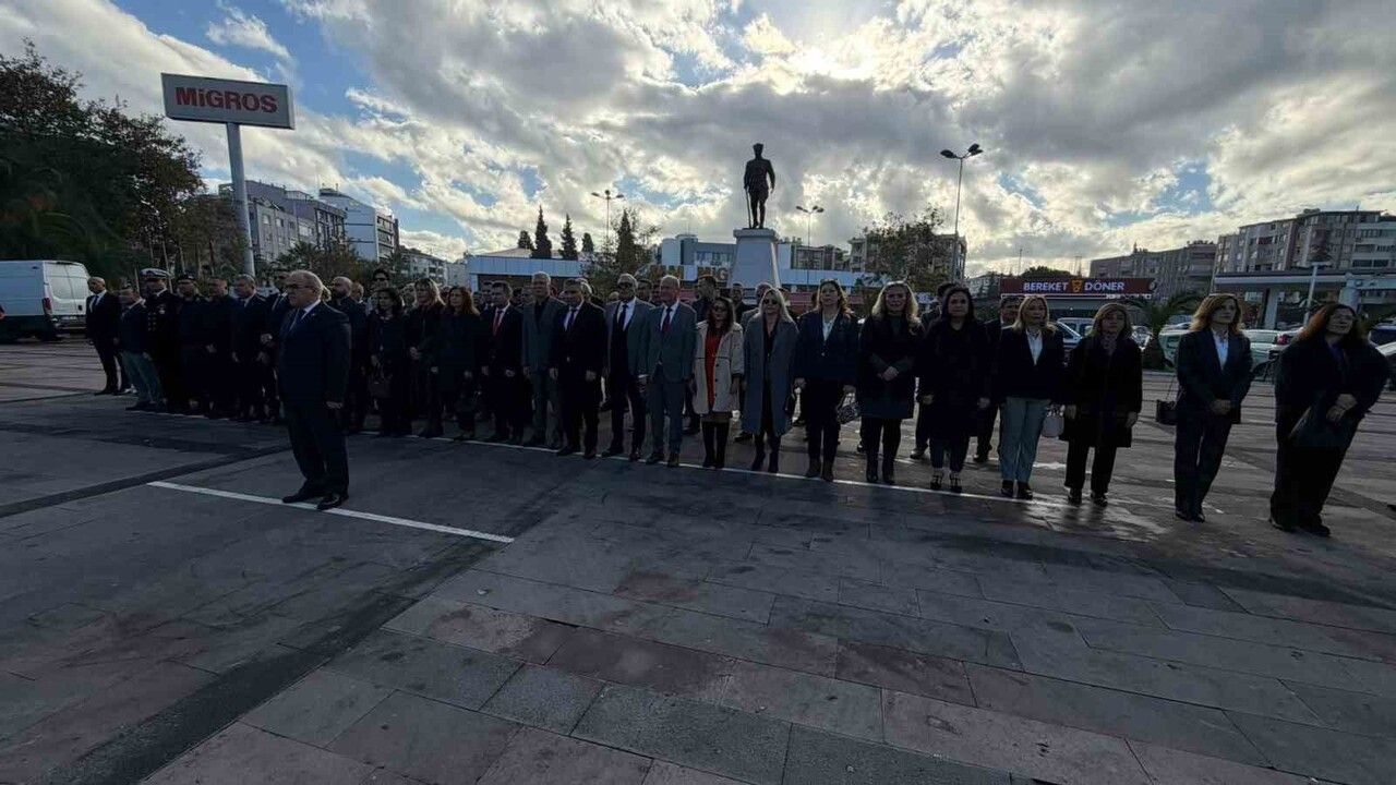 Edremit'te 24 Kasım Öğretmenler Günü Törenleri