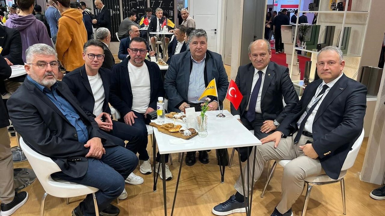 Edremit Ticaret Odası Avrasya Pencere, Kapı ve Cam Fuarı'na Katıldı