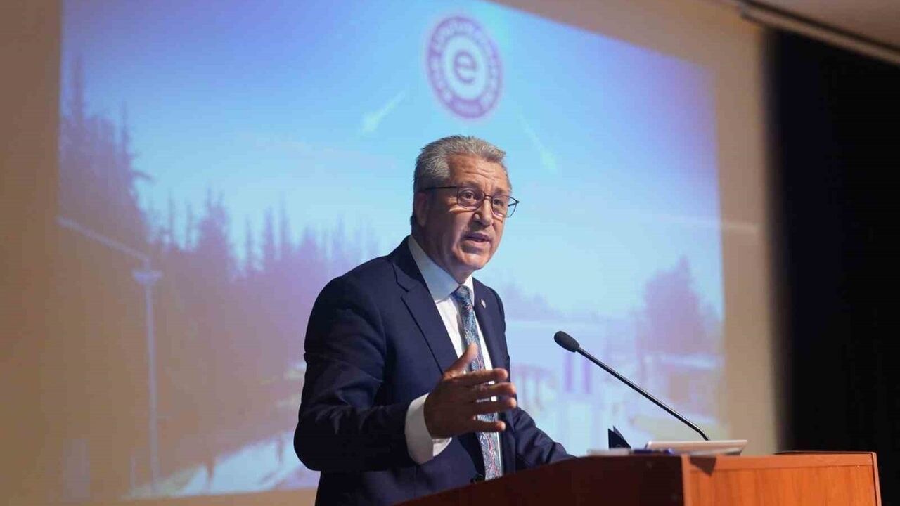 Ege Üniversitesi THE 2026 Disiplinlerarası Bilim Sıralamasında Dünya 167., Türkiye 8.