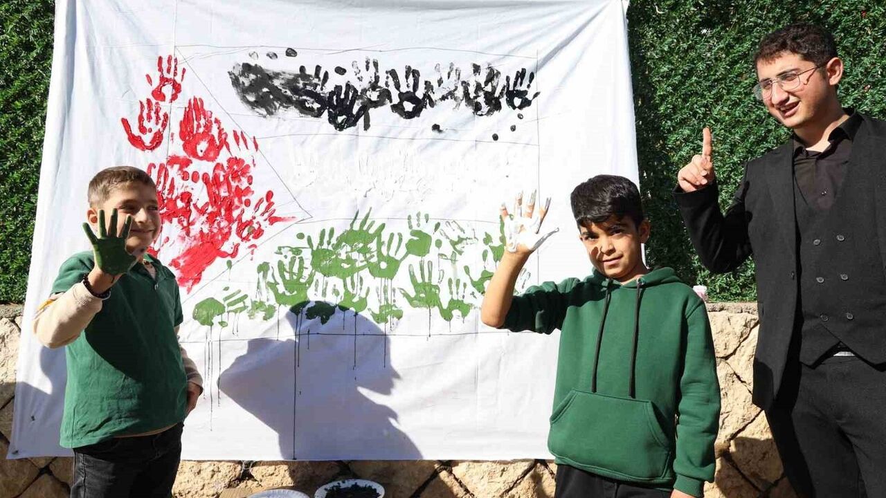 Eğil'de öğrenciler 'Filistin için sen de iz bırak' etkinliğinde destek verdi