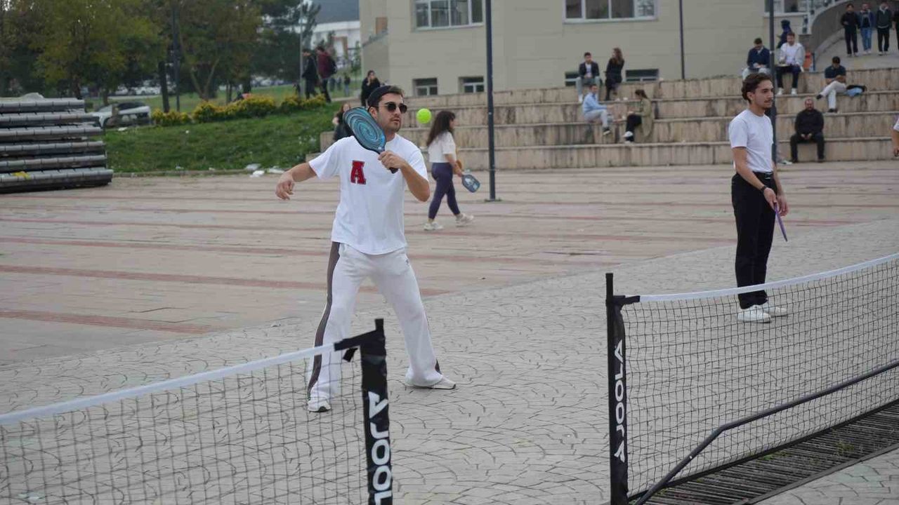 Ekranı Bırak, Raketi Kap: Teknoloji Bağımlılığına Farkındalık Etkinliği