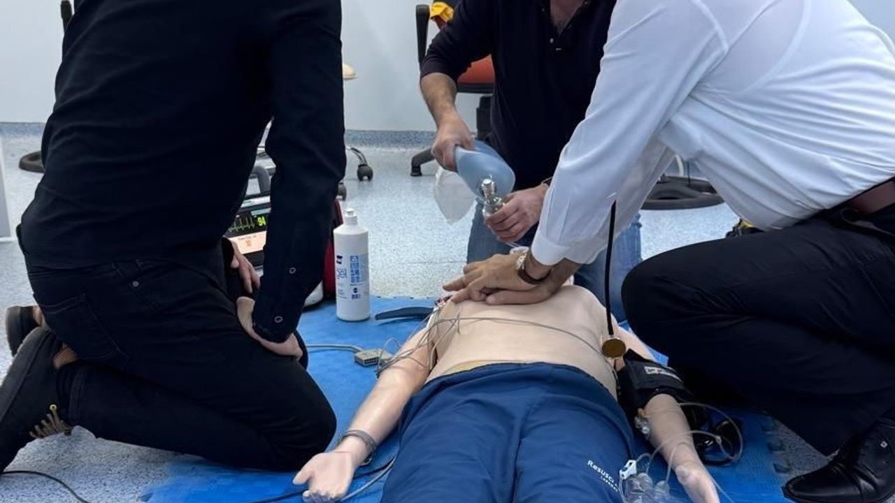 Elazığ'da Erişkinlerde İleri Yaşam Desteği (İLYAD) eğitimi gerçekleştirildi